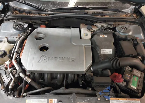 2012 Ford Fusion Hybrid z USA, uszkodzony, nr VIN 3FADP0L36CR260951